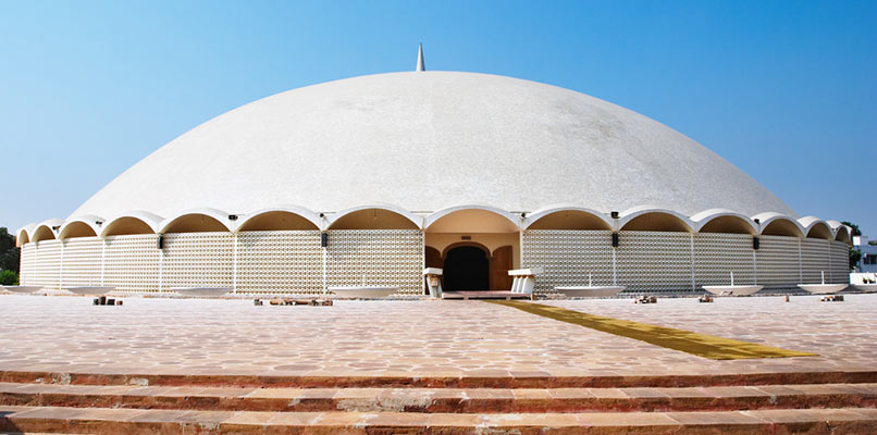 Fly-to-Karachi-Mosque-806x400