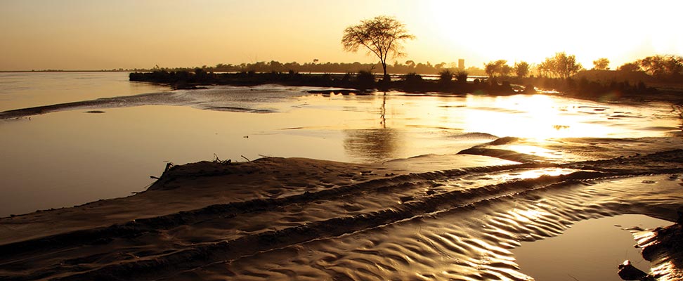dubai-to-faisalabad-972x400