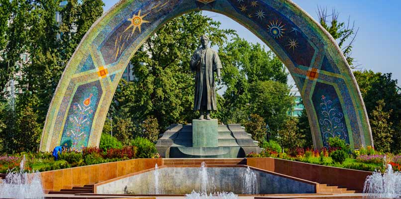 dushanbe-monument-806x400