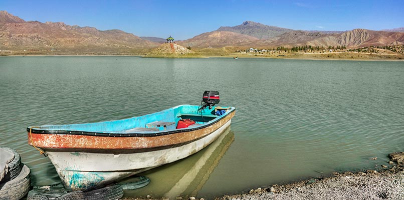 fly-to-pakistan-boat-806x400