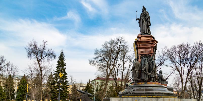 krasnodar-amusement-monument-806x400